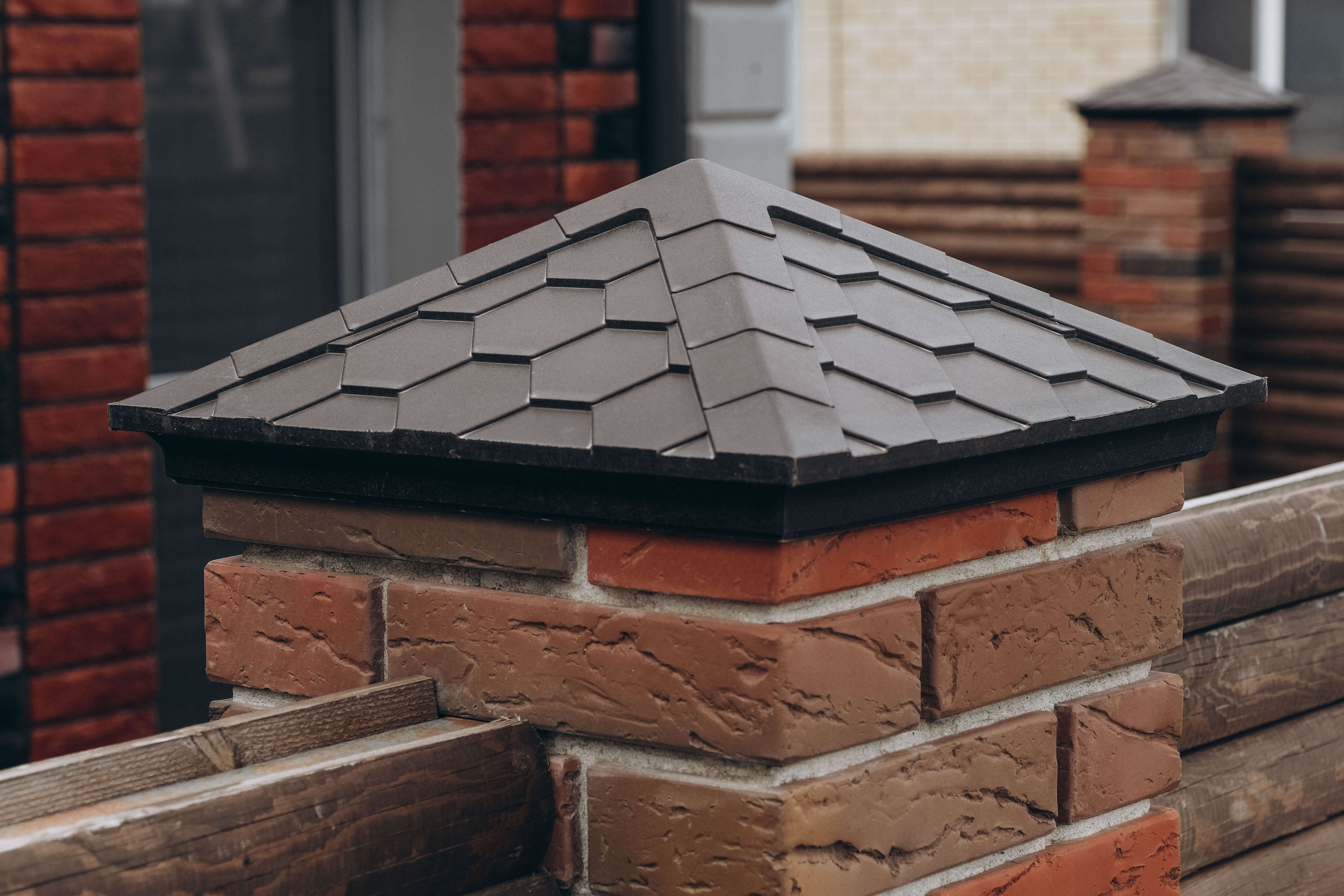 Колпак Zking Эверест Коричневый на столб 1.5х1.5 кирпича (390х390мм) в Дербенте фото